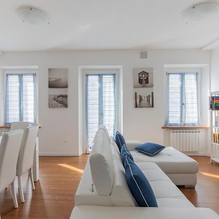 Elena House White Apartment Виареджо Экстерьер фото