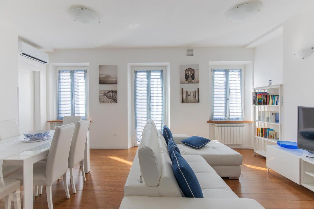 Elena House White Apartment Виареджо Экстерьер фото