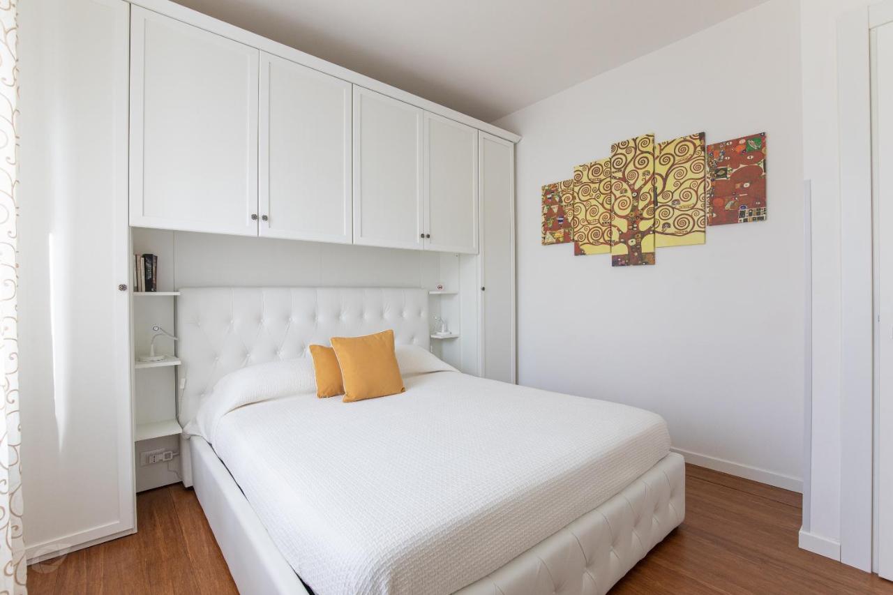 Elena House White Apartment Виареджо Экстерьер фото